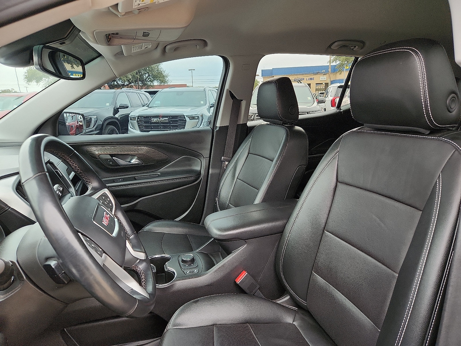 Used 2024 GMC Terrain SLT AWD/4WD image 16