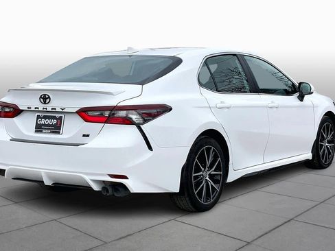 Used 2024 Toyota Camry SE image 12