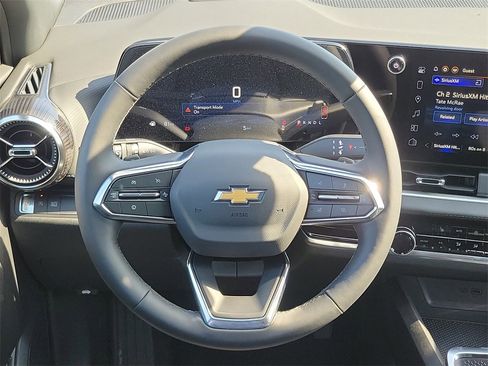 New 2026 Chevrolet Equinox LT w/ Convenience Package II image 23