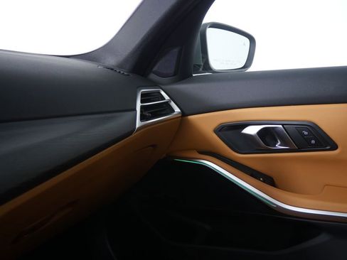 Certified 2025 BMW 330i Sedan image 31