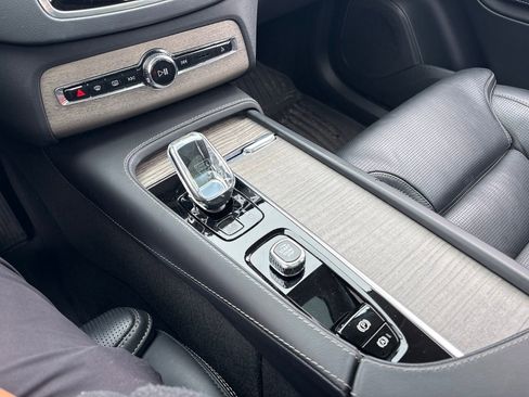 Certified 2023 Volvo XC90 T8 Ultimate w/ Protection Package Premier AWD/4WD image 20
