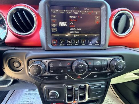 Used 2021 Jeep Wrangler Unlimited Rubicon image 14