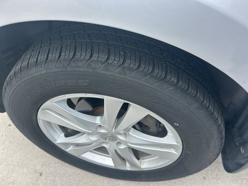 Used 2010 Hyundai Santa Fe Limited FWD image 10