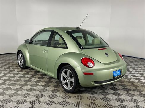 Used 2009 Volkswagen Beetle S image 13