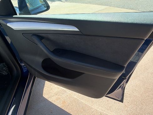 Used 2023 Tesla Model Y Long Range image 19