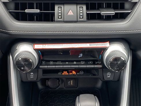 Certified 2025 Toyota RAV4 XLE Premium image 29