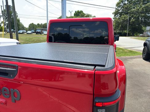 Used 2021 Jeep Gladiator Rubicon AWD/4WD image 7