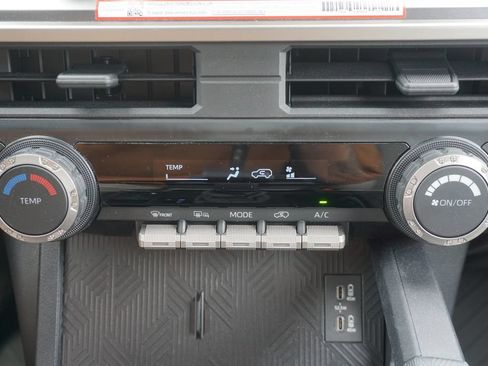 Used 2025 Toyota 4Runner SR5 AWD/4WD image 10