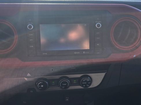 Used 2017 Toyota Tacoma SR5 image 17