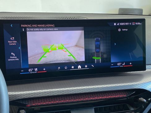 Used 2025 BMW 330i xDrive Sedan w/ Convenience Package image 25