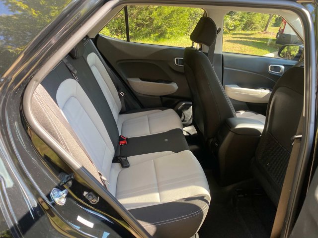 Used 2024 Hyundai Venue SEL FWD image 32