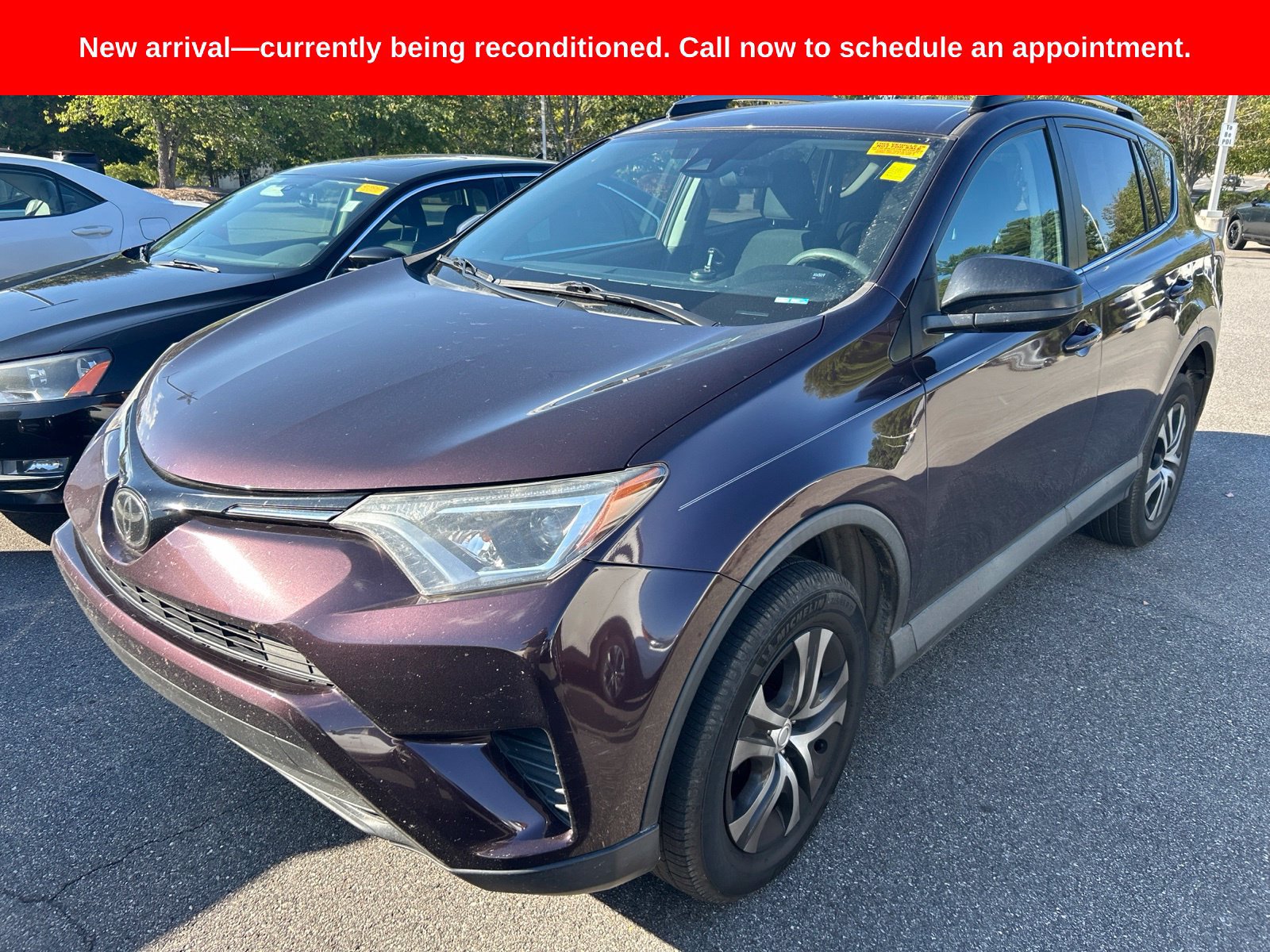 Used 2018 Toyota RAV4 LE AWD/4WD image 4