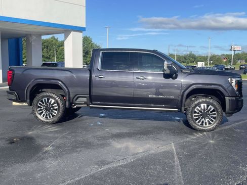 Certified 2025 GMC Sierra 2500 Denali Ultimate w/ Max Trailering Package AWD/4WD image 2