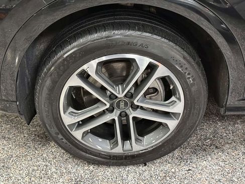 Used 2025 Audi Q5 Premium w/ Convenience Package image 10