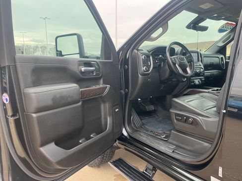 Used 2023 GMC Sierra 3500 Denali w/ Denali Black Diamond Edition image 14