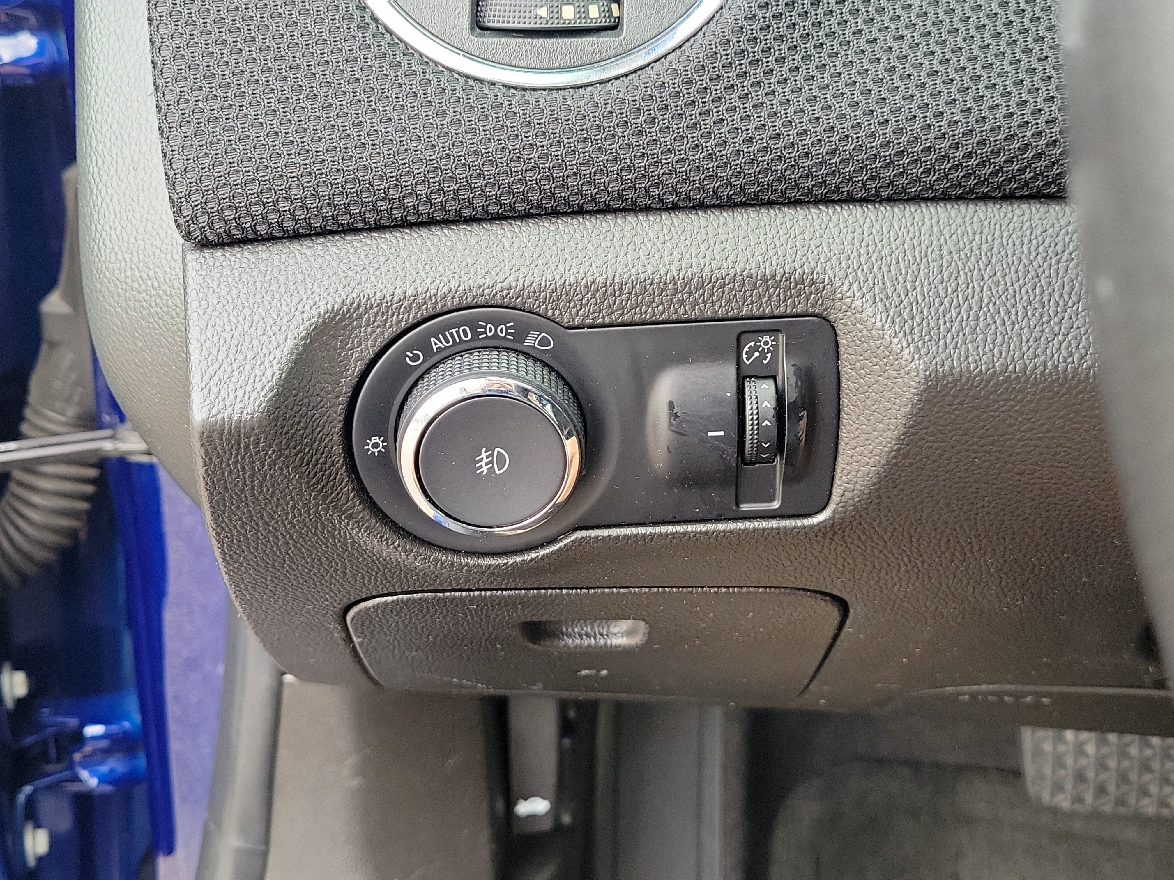 Used 2013 Chevrolet Cruze LT w/ RS Package FWD image 20