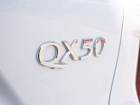 Certified 2025 INFINITI QX50 Luxe image 20