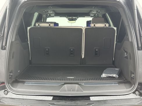 New 2026 Cadillac Escalade ESV Platinum Sport w/ LPO, ONYX Package AWD/4WD image 9