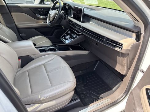 Used 2022 Lincoln Corsair AWD w/ Premium Package image 35