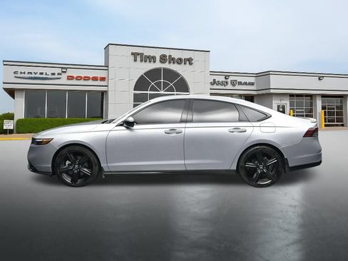 Used 2025 Honda Accord Sport image 2