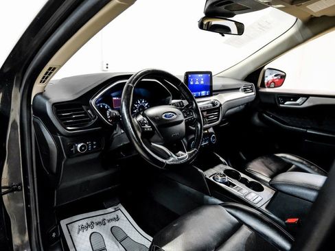 Used 2020 Ford Escape SEL image 3