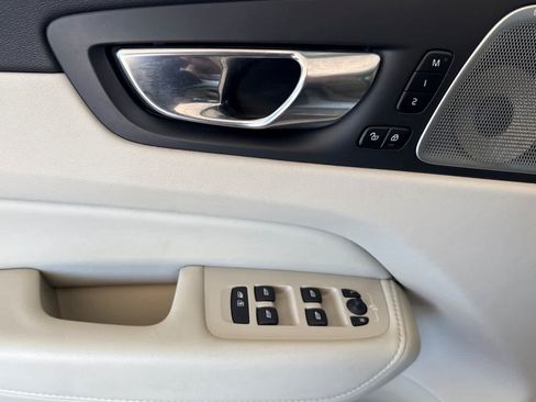 Used 2022 Volvo XC60 B5 Inscription w/ Advanced Package FWD image 10