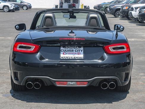 Used 2018 FIAT 124 Spider Abarth RWD image 17