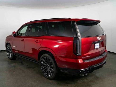 Used 2025 Cadillac Escalade V image 6
