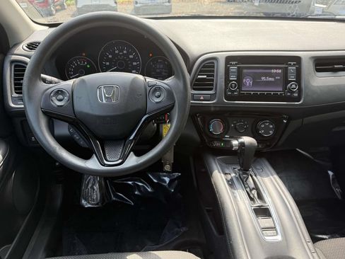 Used 2021 Honda HR-V LX image 14