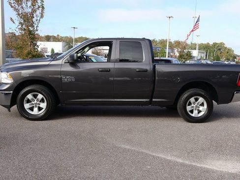Used 2024 RAM 1500 Classic SLT image 2
