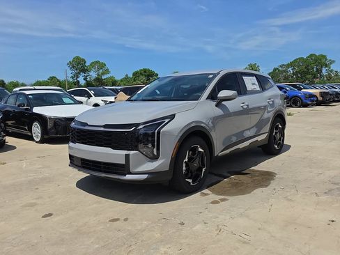 New 2027 Kia Sportage EX FWD image 4