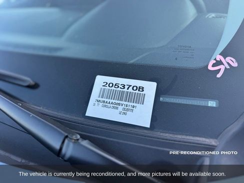 Used 2025 Toyota Corolla Cross LE FWD image 19