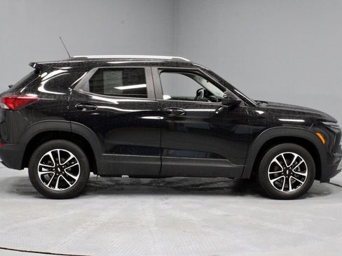 Used 2025 Chevrolet TrailBlazer LT FWD image 11