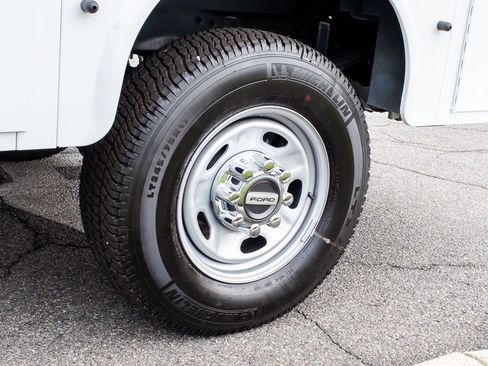 Used 2025 Ford F250 XL w/ FX4 Off-Road Package image 6