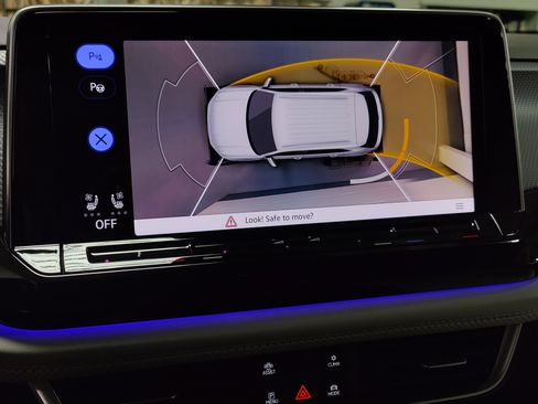 Used 2025 Volkswagen Atlas Cross Sport SEL Premium R-Line image 29