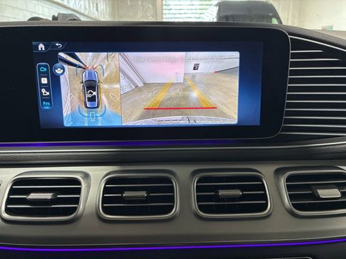 Used 2025 Mercedes-Benz GLE 450 4MATIC w/ AMG Line Exterior image 23