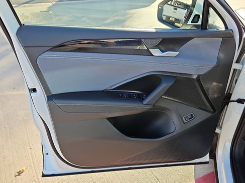 New 2026 Volkswagen Tiguan SE image 15