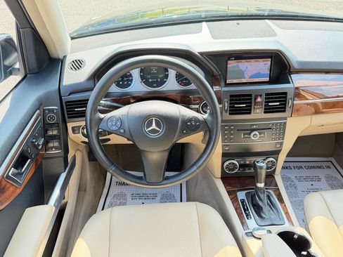 Used 2011 Mercedes-Benz GLK 350 4MATIC image 28