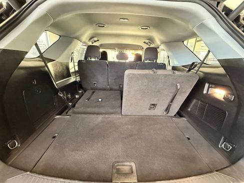 Used 2021 Ford Explorer XLT image 22