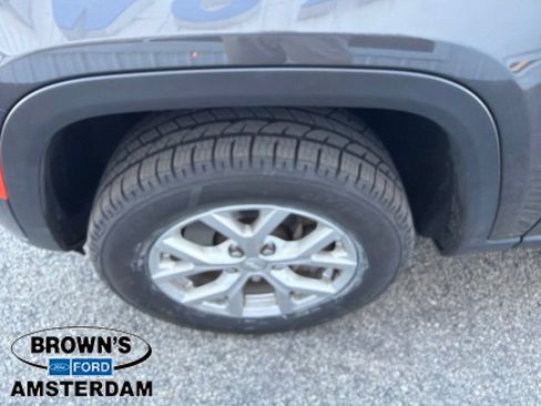 Used 2023 Jeep Grand Cherokee L Limited AWD/4WD image 21