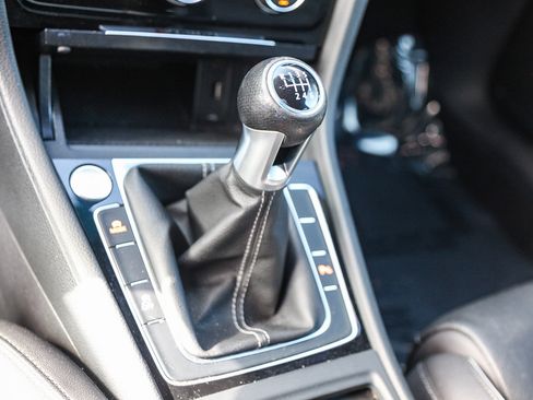 Used 2019 Volkswagen Golf R 4-Door image 11