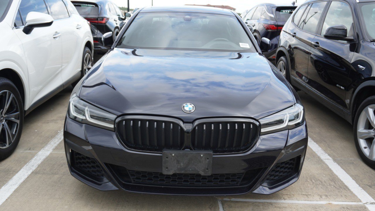 Used 2023 BMW 540i w/ M Sport Package RWD image 2