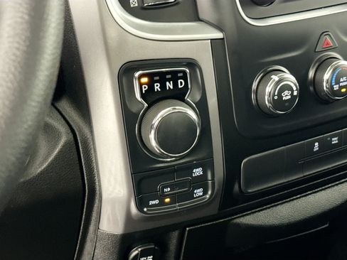 Used 2022 RAM 1500 Classic SLT AWD/4WD image 30