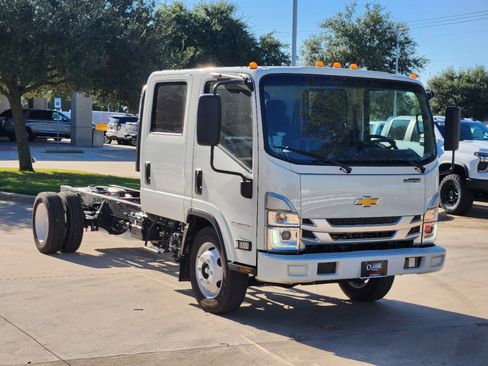 New 2025 Chevrolet Low Cab Forward image 2