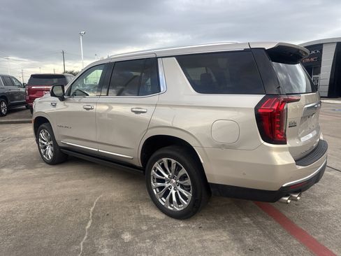 Used 2024 GMC Yukon Denali w/ Denali Reserve Package AWD/4WD image 12