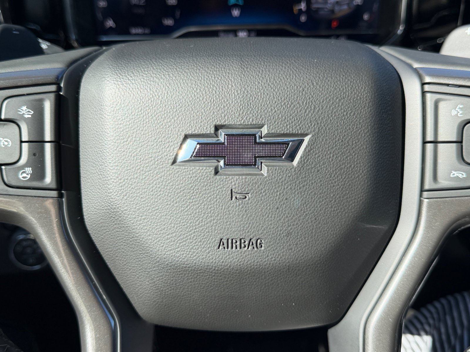 Used 2025 Chevrolet Silverado 1500 High Country w/ Midnight Edition AWD/4WD image 27