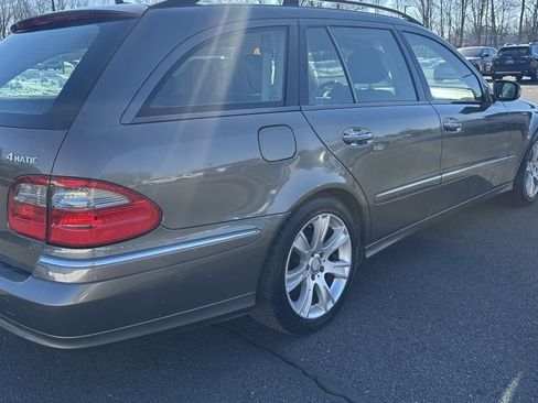 Used 2009 Mercedes-Benz E 350 4MATIC Wagon image 4