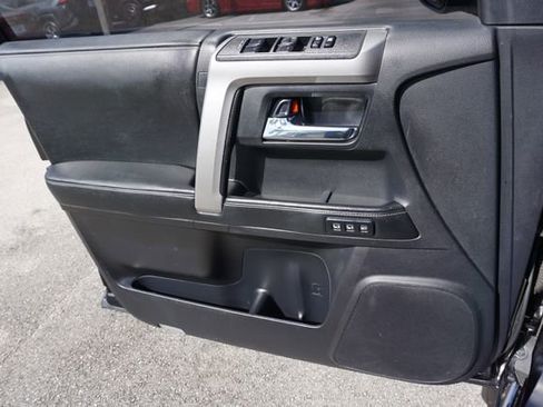 Used 2014 Toyota 4Runner Limited image 27