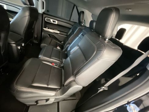 Used 2021 Ford Explorer XLT w/ Equipment Group 202A AWD/4WD image 23
