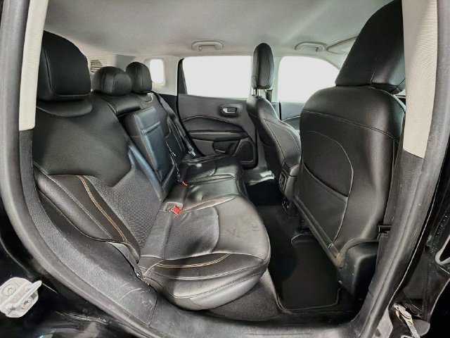 Used 2018 Jeep Compass Limited w/ Navigation Group AWD/4WD image 18